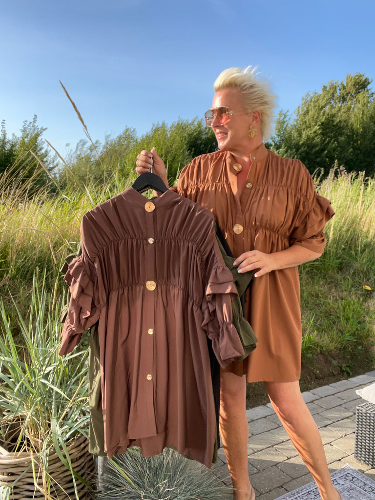 By Engbork Koko 9523 kjole kort cognac