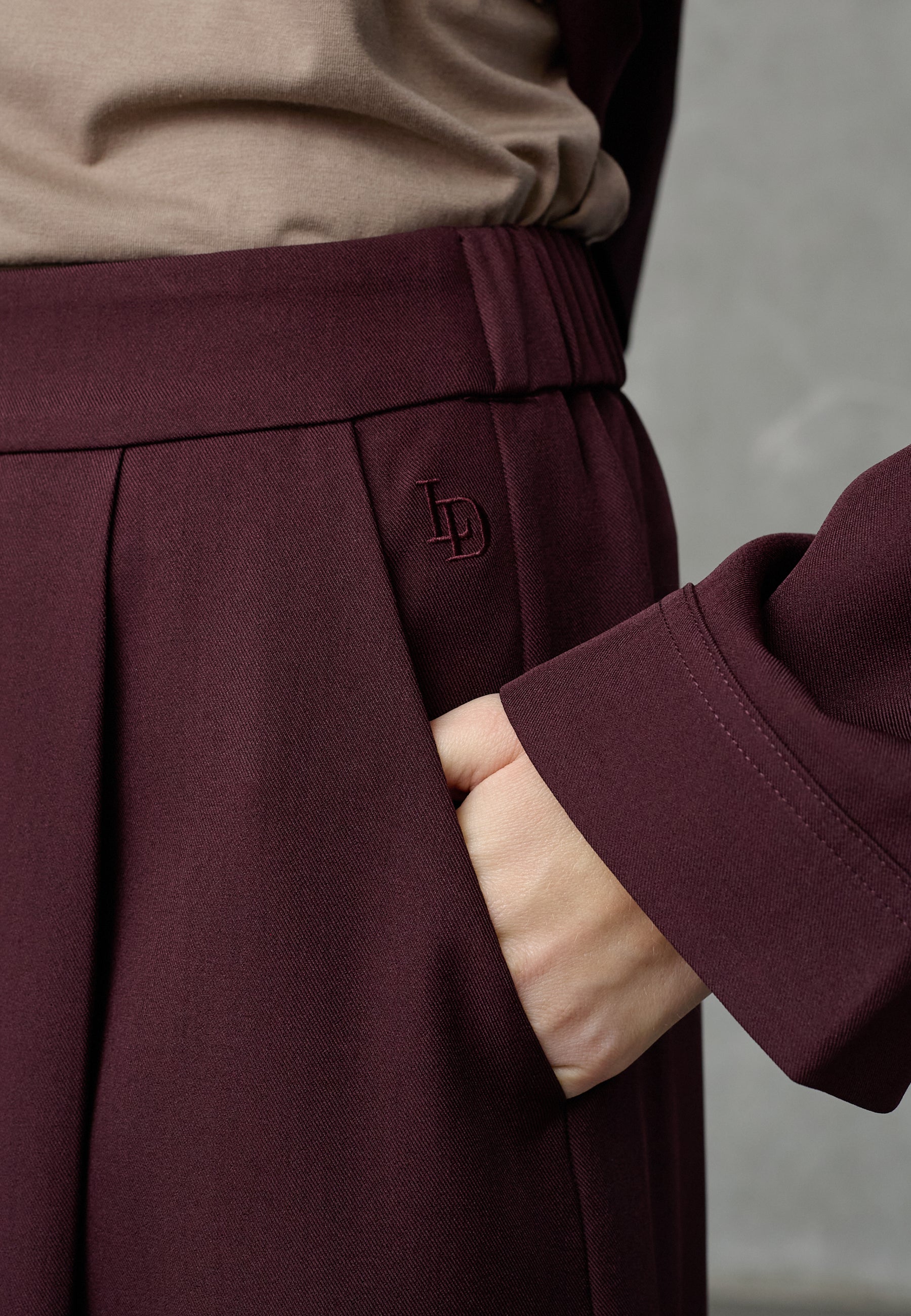 Love & Divine love1615 pants dark berry