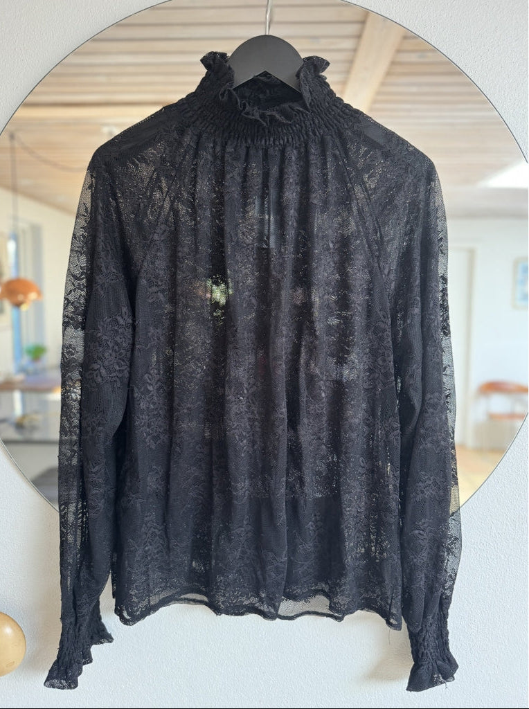 Qnuz 9169 Lace blouse smock black