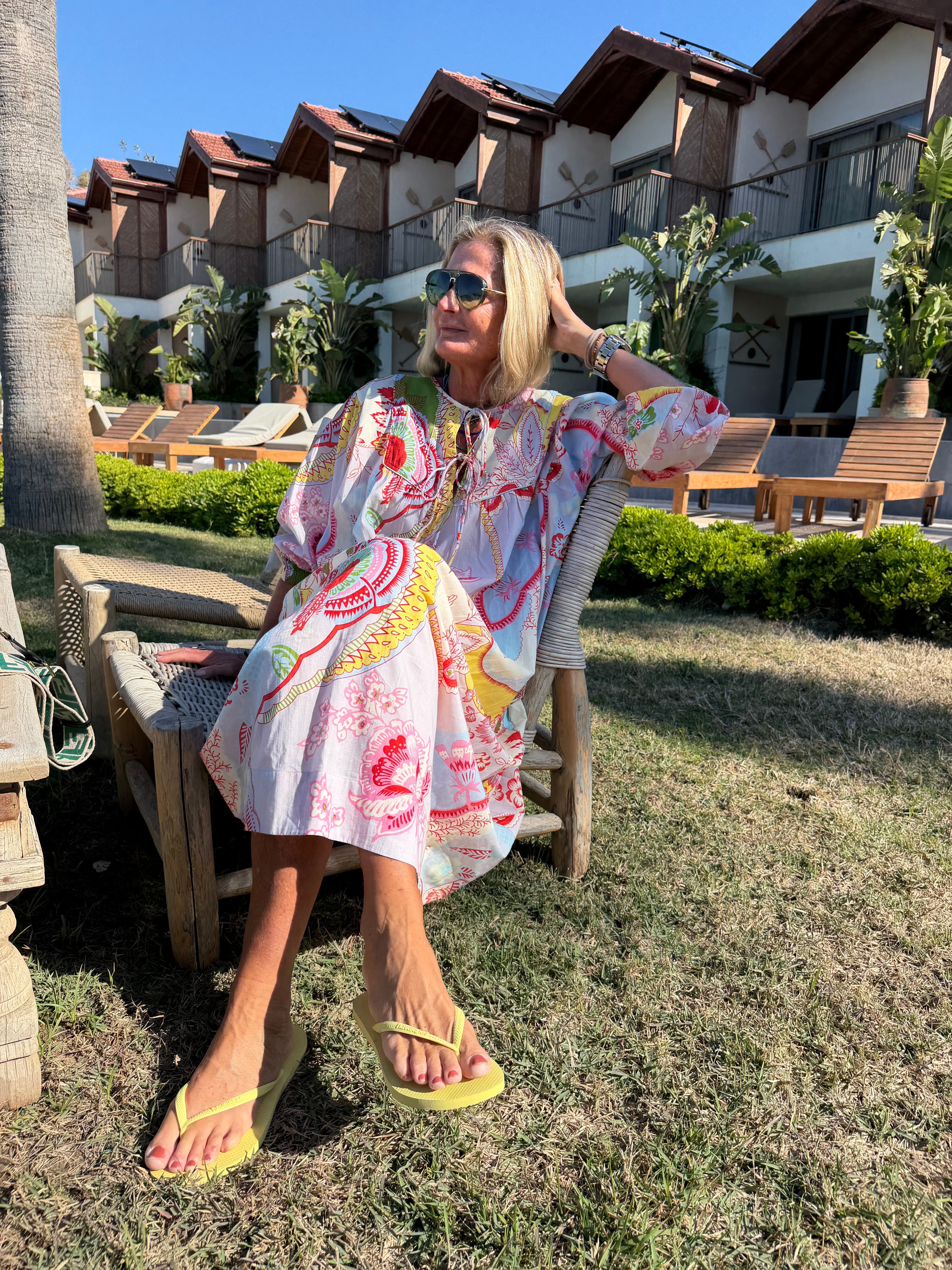 WAUW Capri dress flower print grey