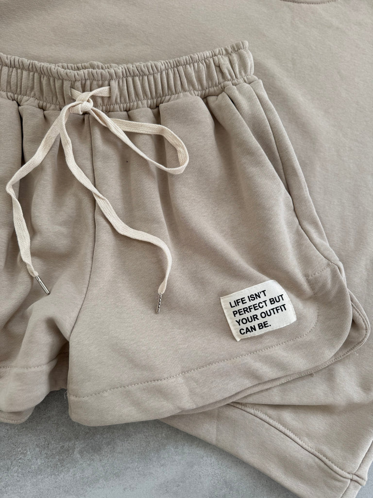 By Engbork Manilla shorts sand