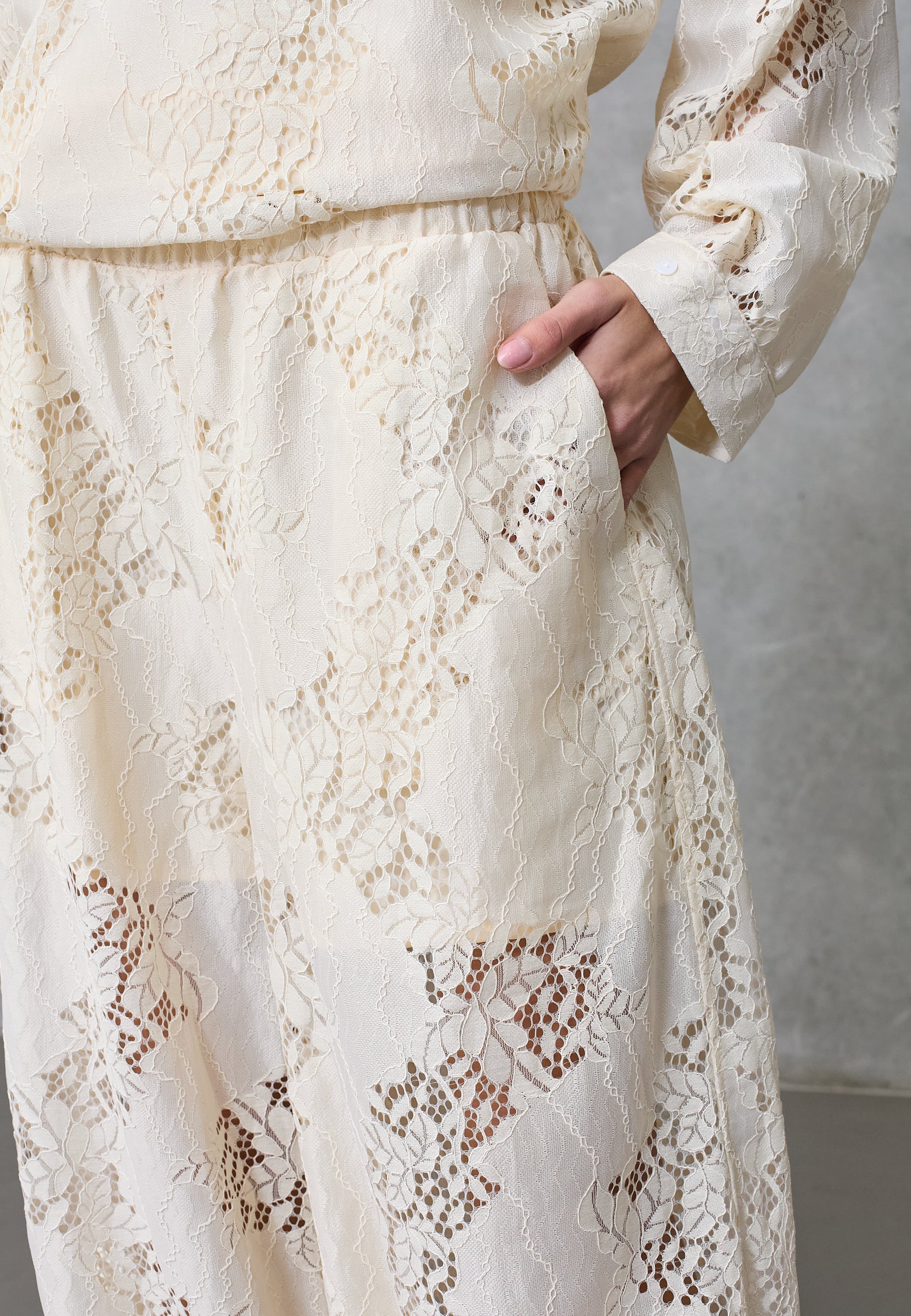 Love & Divine love1525 bukser lace cream