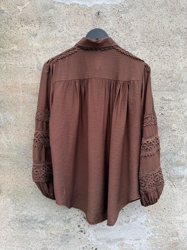 Qnuz 9213 shirt lace marron