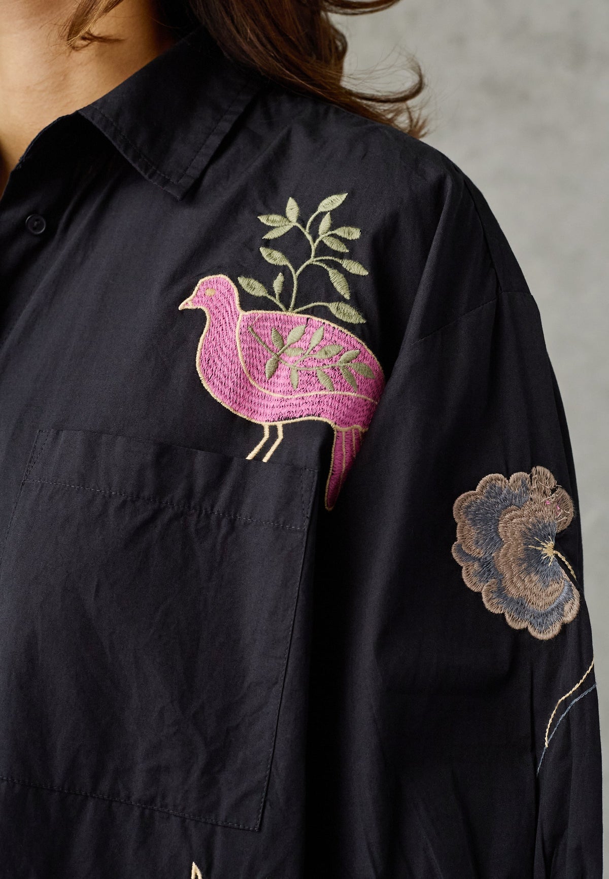 Love & Divine love1604-4 shirt black