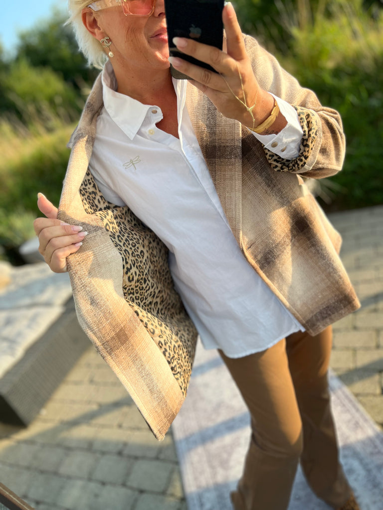 By Engbork Nelly jakke tern