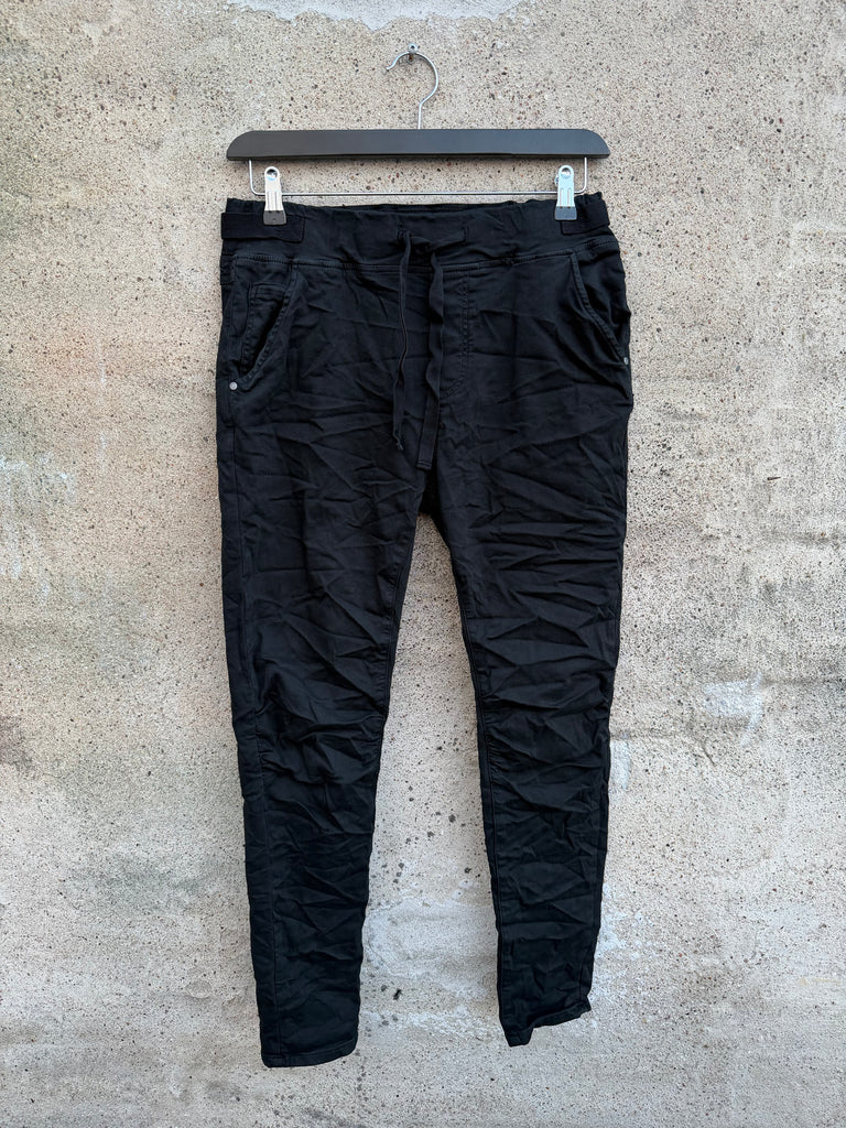 Boho Love B1031 Aja buks black