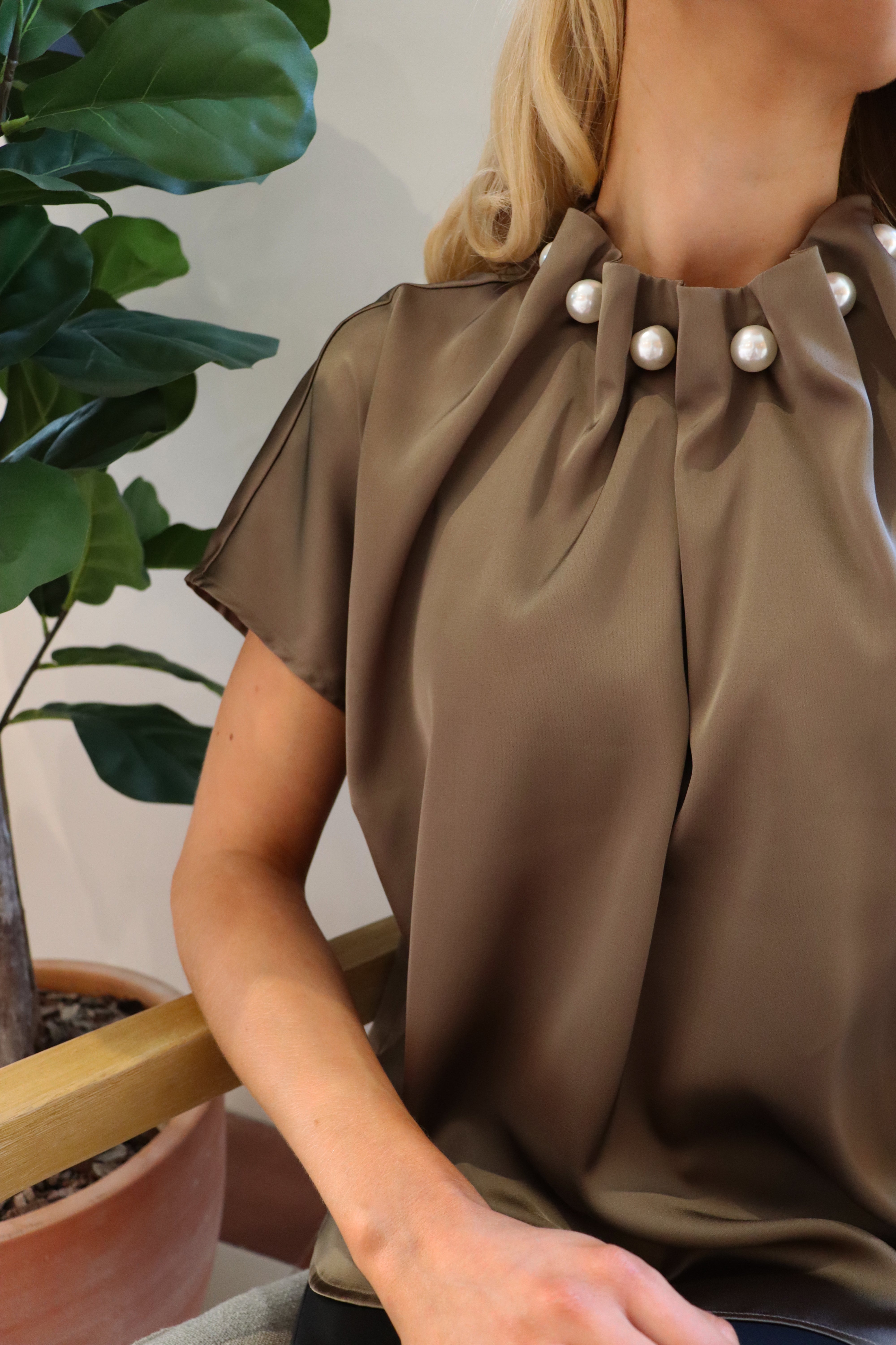 Liberte 22379 Pip SS pearl blouse brown