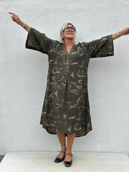 Gaspar 2507703 Mumbai camo kjole