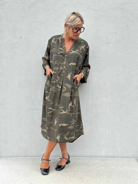 Gaspar 2507703 Mumbai camo kjole