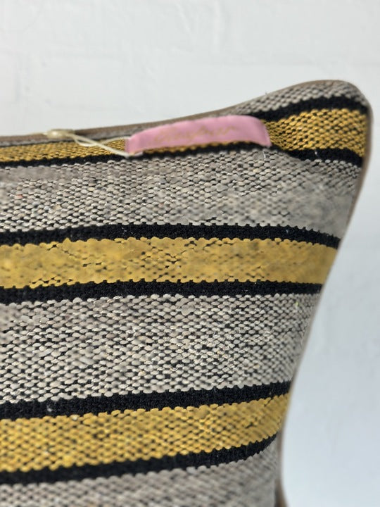 Gaspar 2601114 Ida cushion pillow yellow