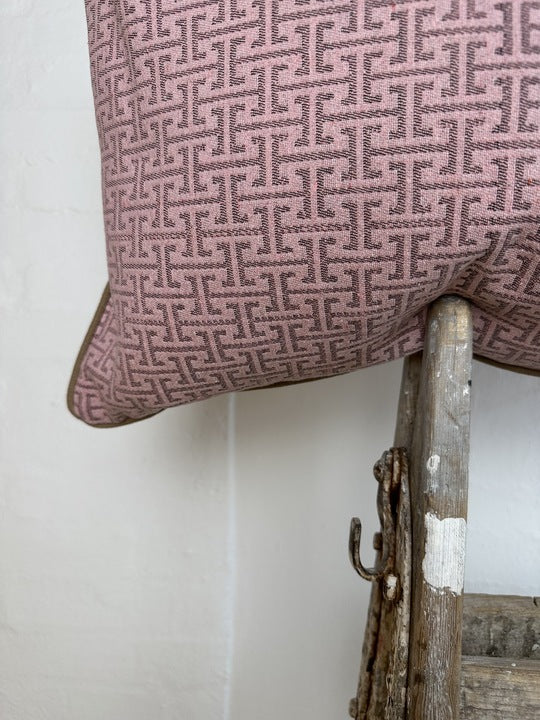 Gaspar 2601118 Kethy cushion pillow rose
