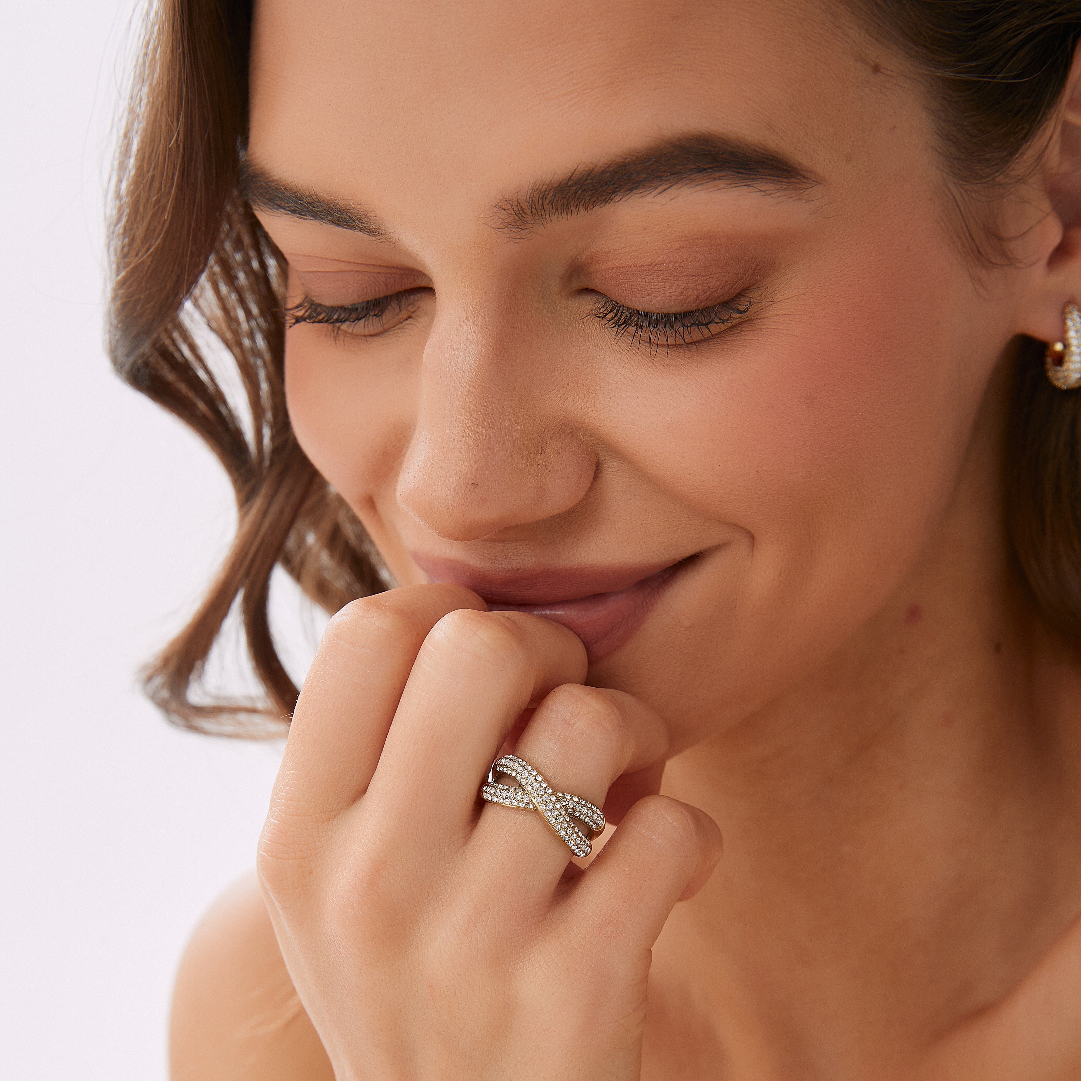 By Jolima Cross ring G