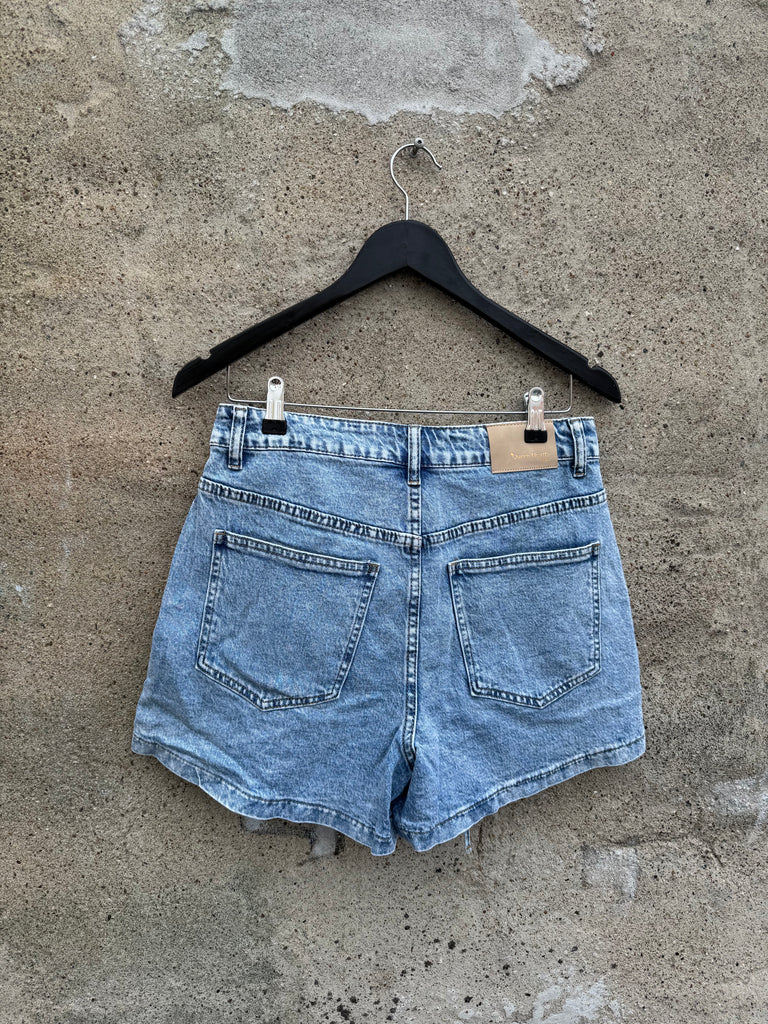 By Engbork Merle shorts denim washed