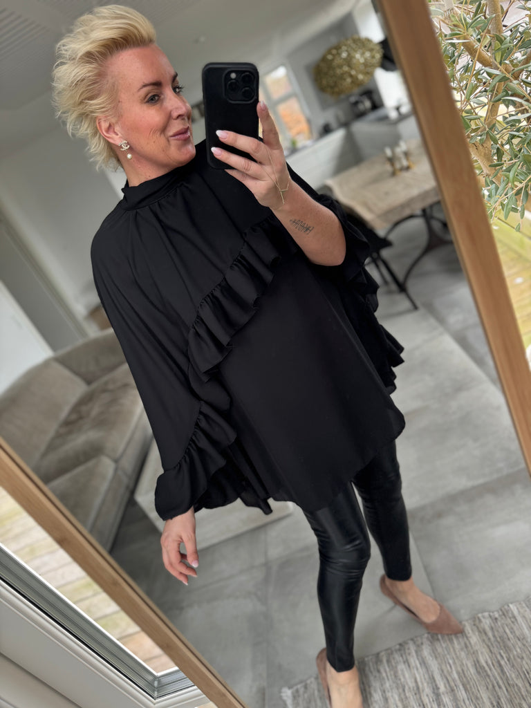 By Engbork Caroline kjole black