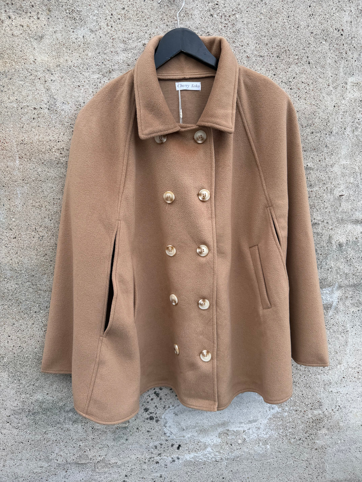 Camelia Cape camel