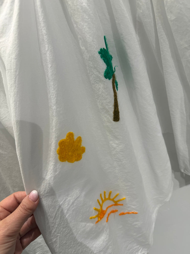 QNUZ 9250 Happy skjorte embrodery white