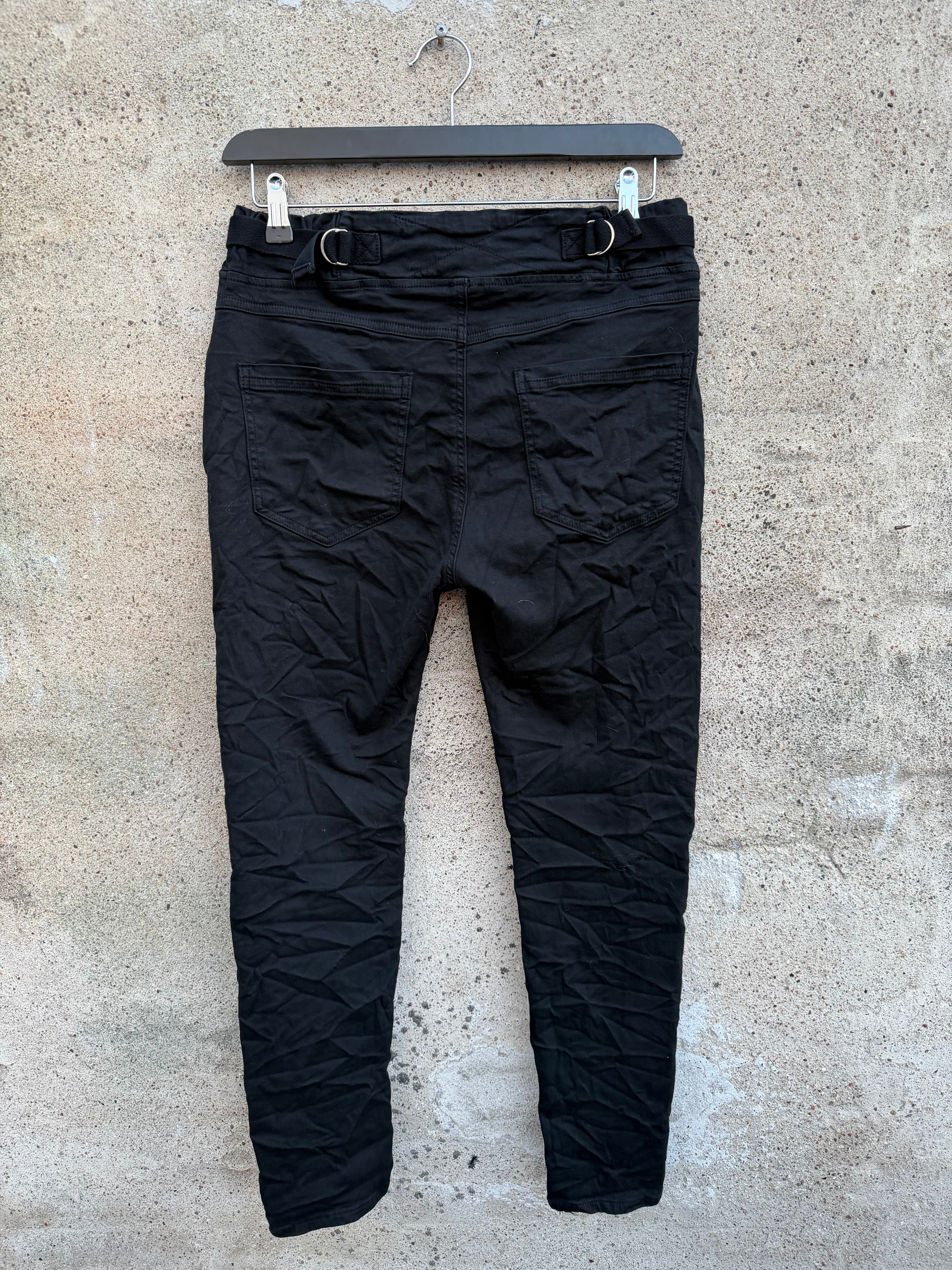 Boho Love B1031 Aja buks black