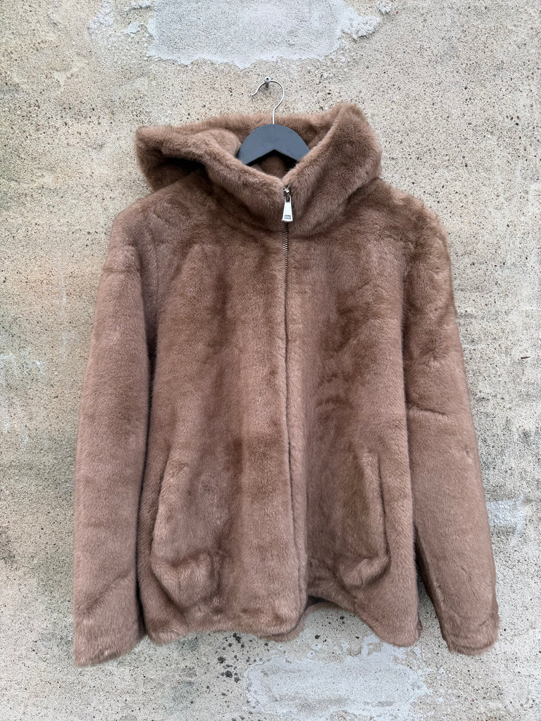 By Engbork Norma faux fur taupe