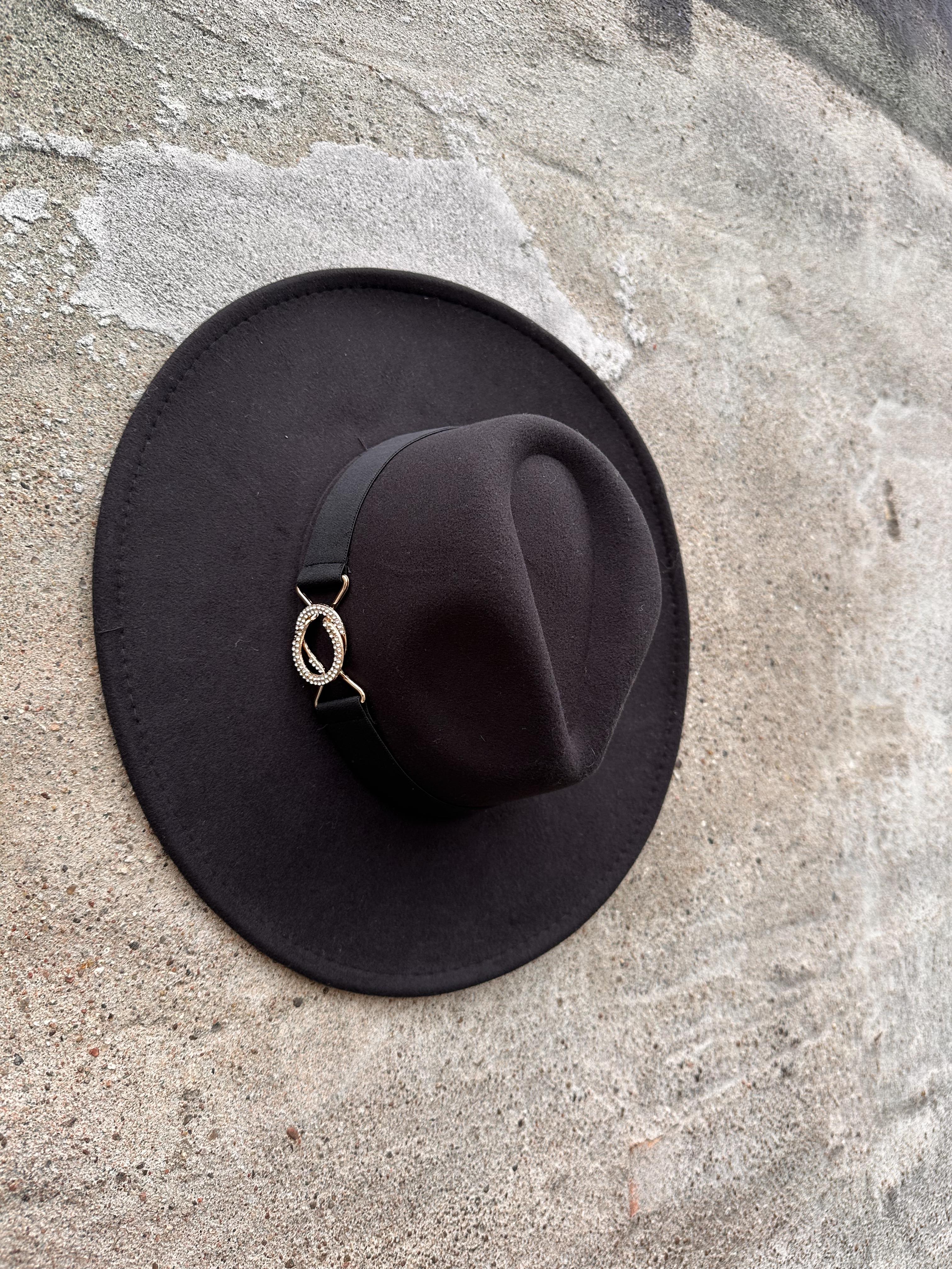 By Engbork Cherry hat Black