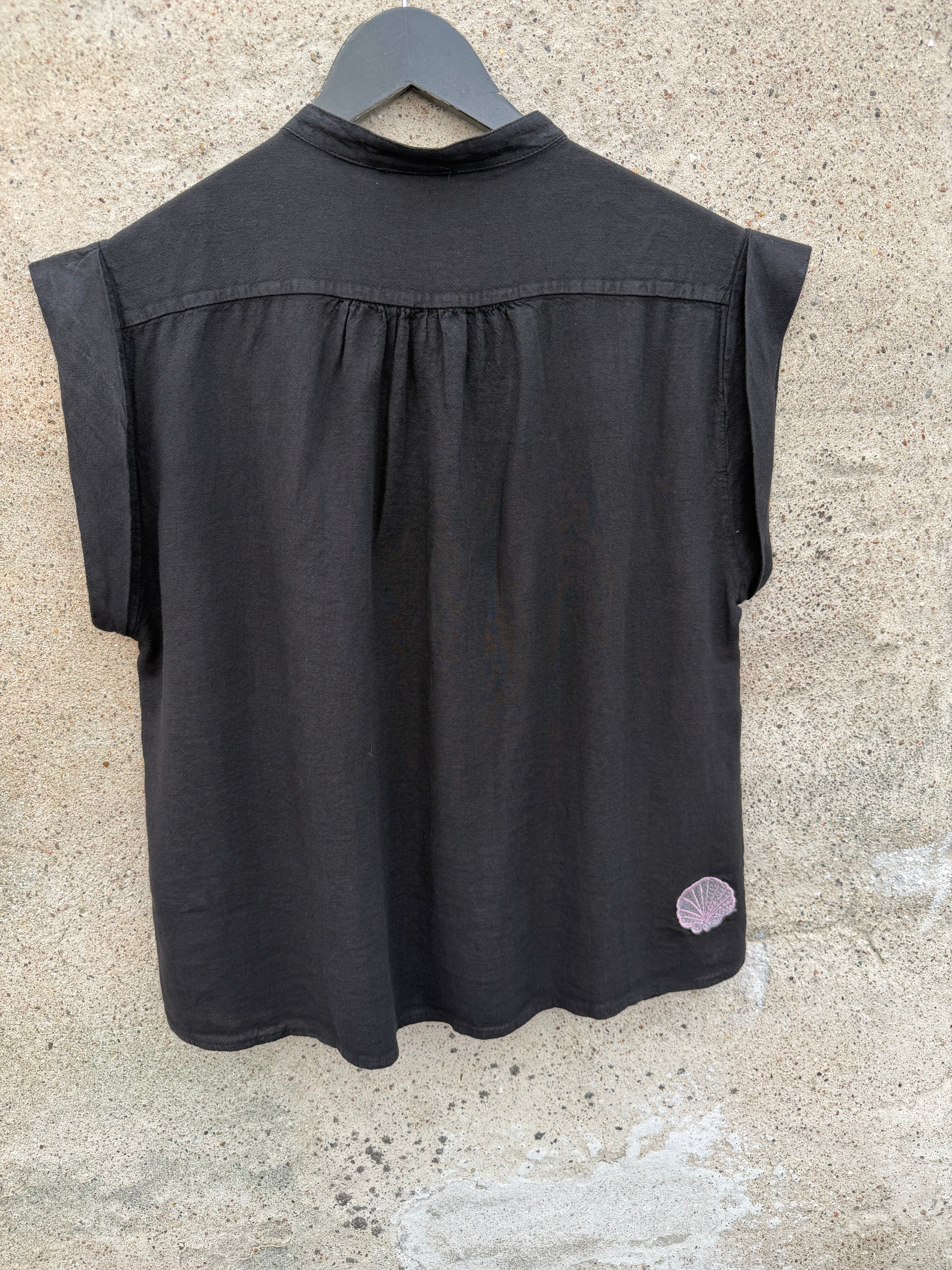 WAUW Seashell 10221 blouse black