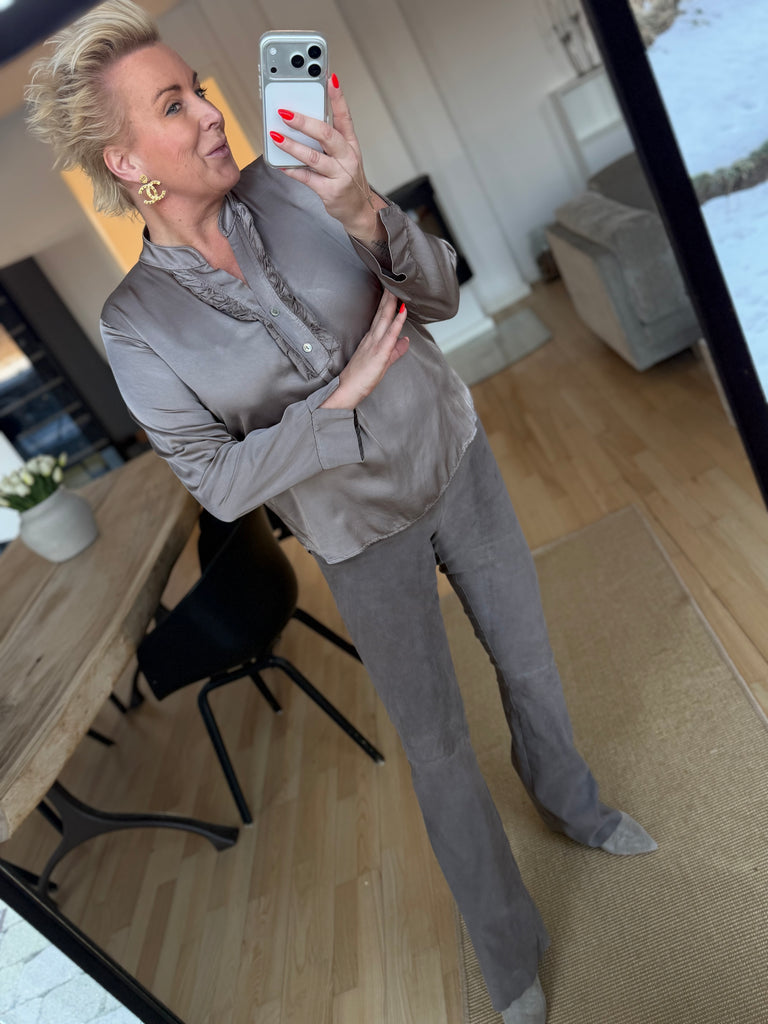 Boho Love B1308 silk skjorte taupe