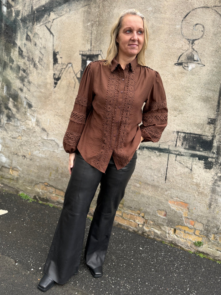 Qnuz 9213 shirt lace marron