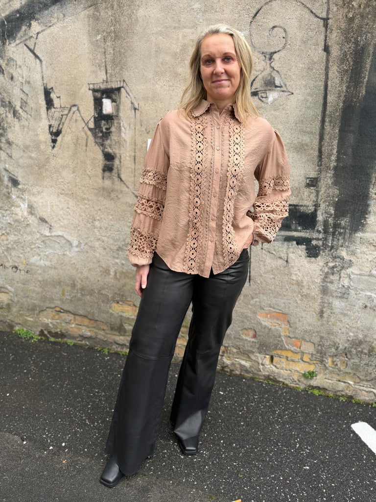 Qnuz 9213 shirt lace taupe