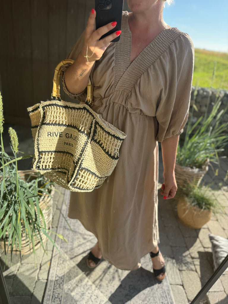 By Engbork Carri kjole sand