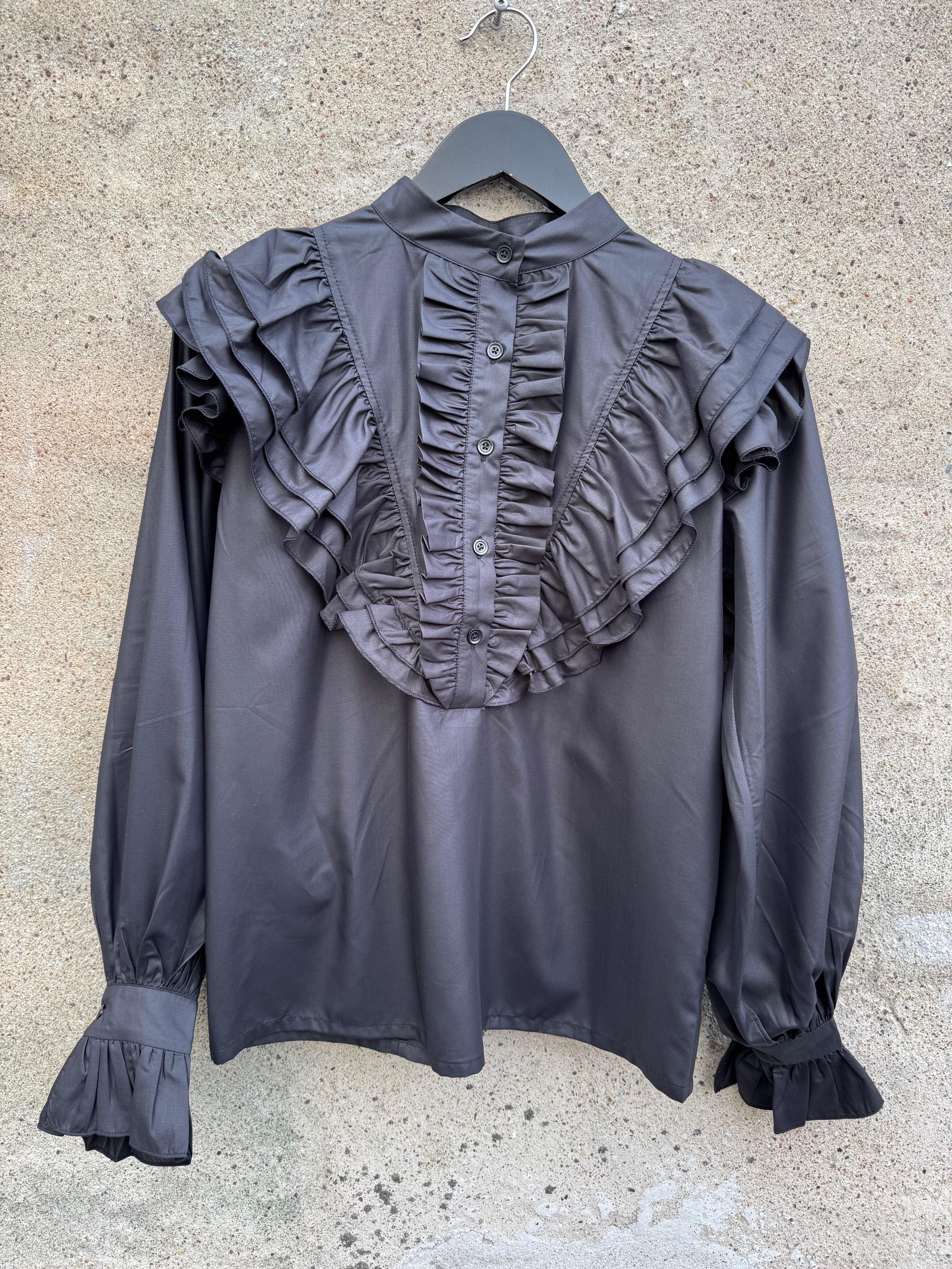 Design By Laerke Joan shirt black