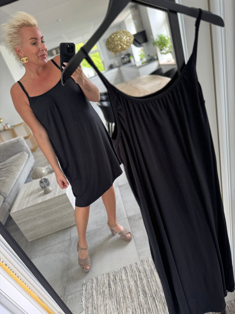 Liberte 9588 Alma short strap dress black