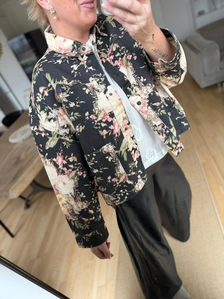 Sofie Schnoor S261125 Amaya boxy jacket flower