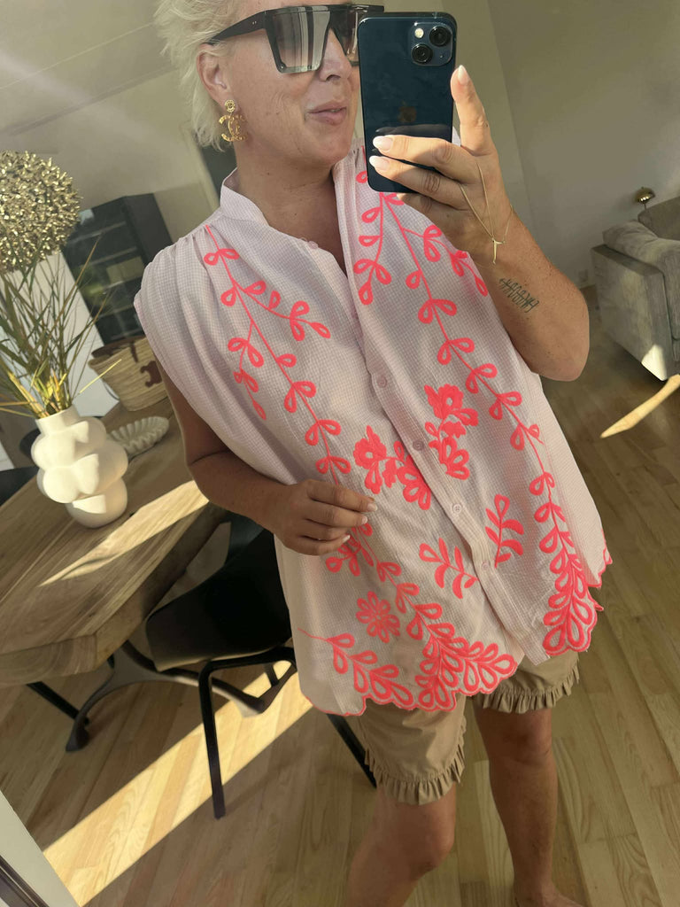 QNUZ 9088 Sus shirt w. embrodery