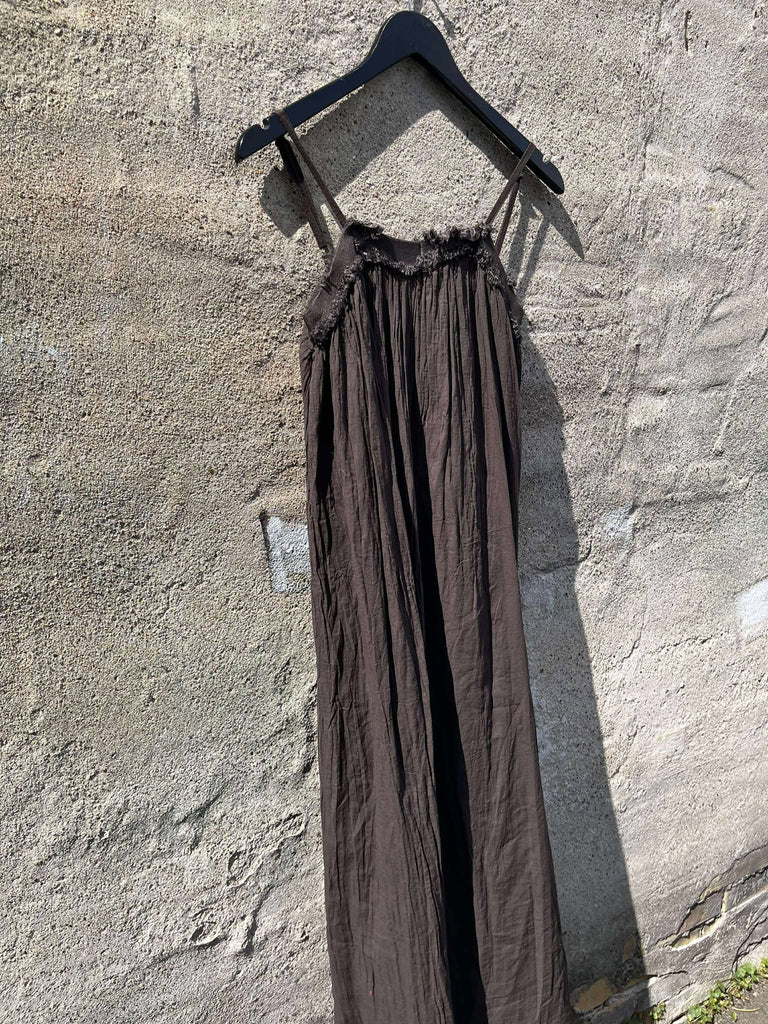 By Engbork Sanna strop kjole brown