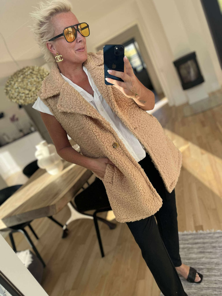 Boho Love B1184 Lang teddy vest beige