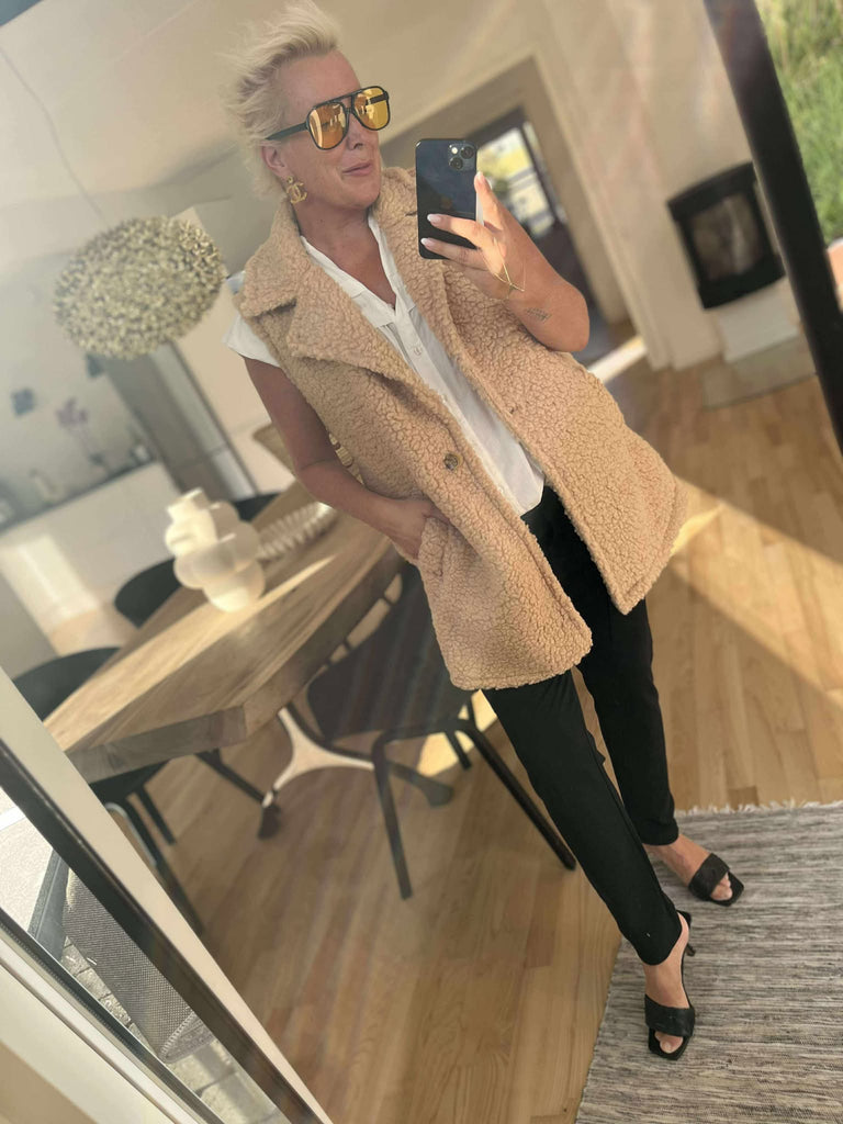 Boho Love B1184 Lang teddy vest beige