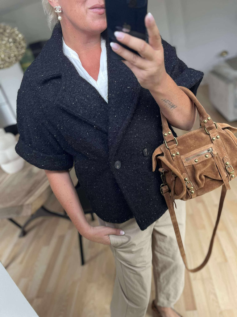 By Engbork Edith jakke SS black