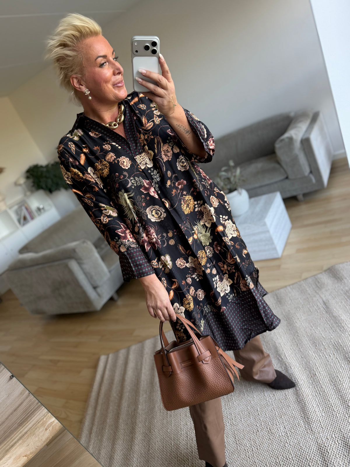 OM-HU 6615 Diva dress flower black
