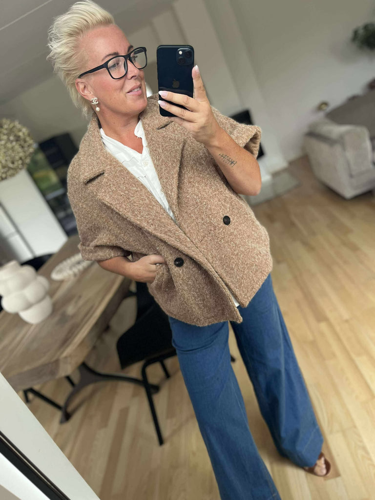 By Engbork Edith jakke SS camel