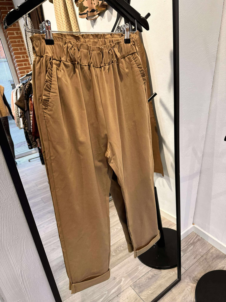 Qnuz 8406 Maeda bukser camel