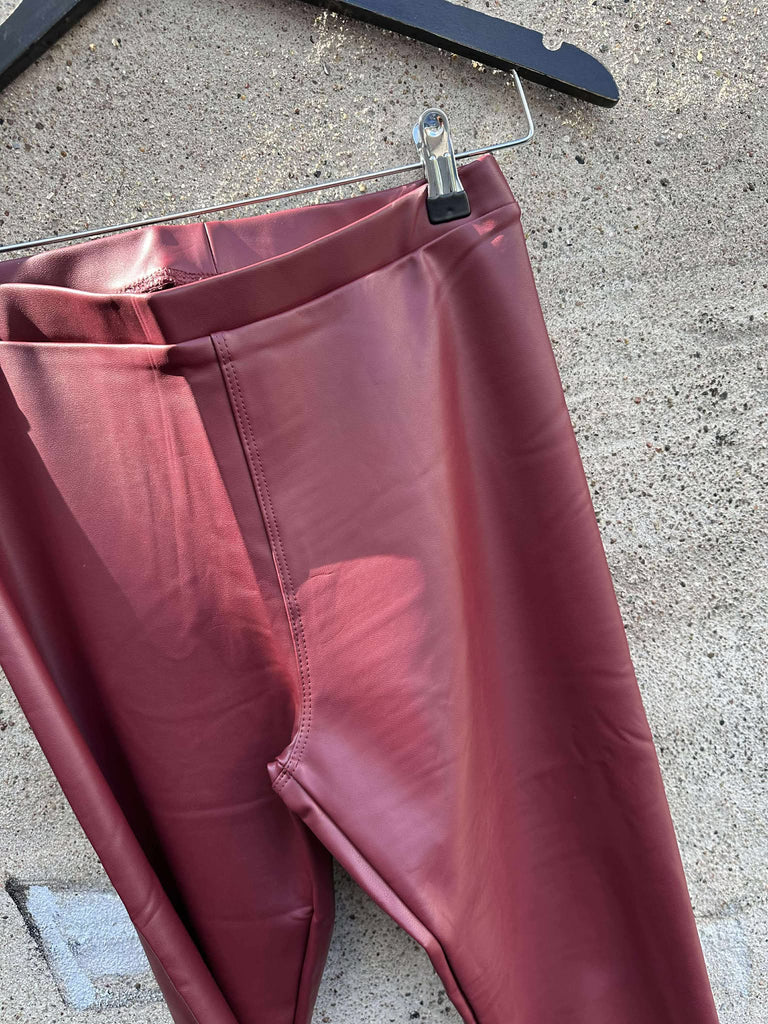 By Engbork Norfy coated leggins wine