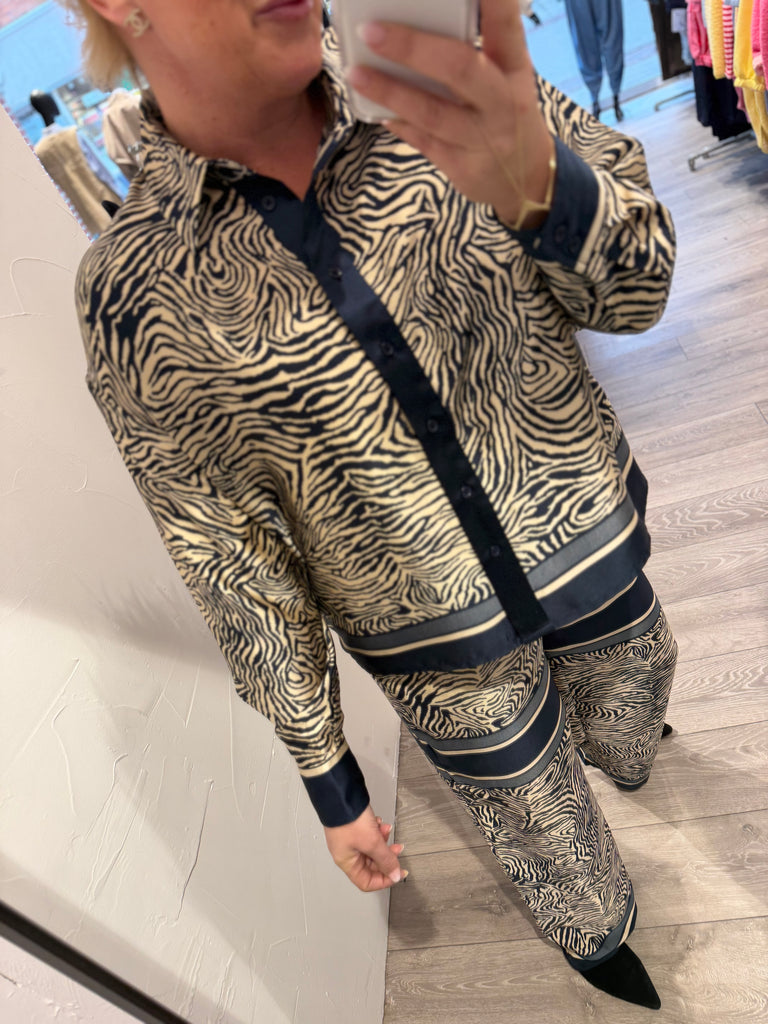 Love & Divine love1393-1 shirt navy zebra