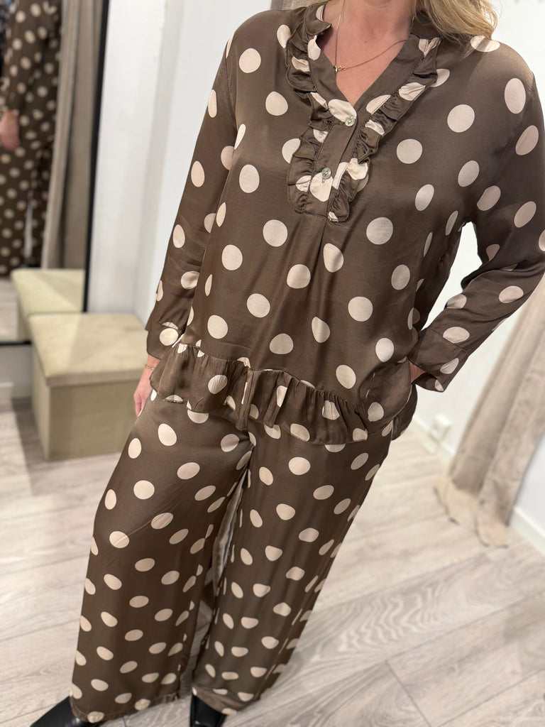 Boho Love B1296 buks dot satin taupe