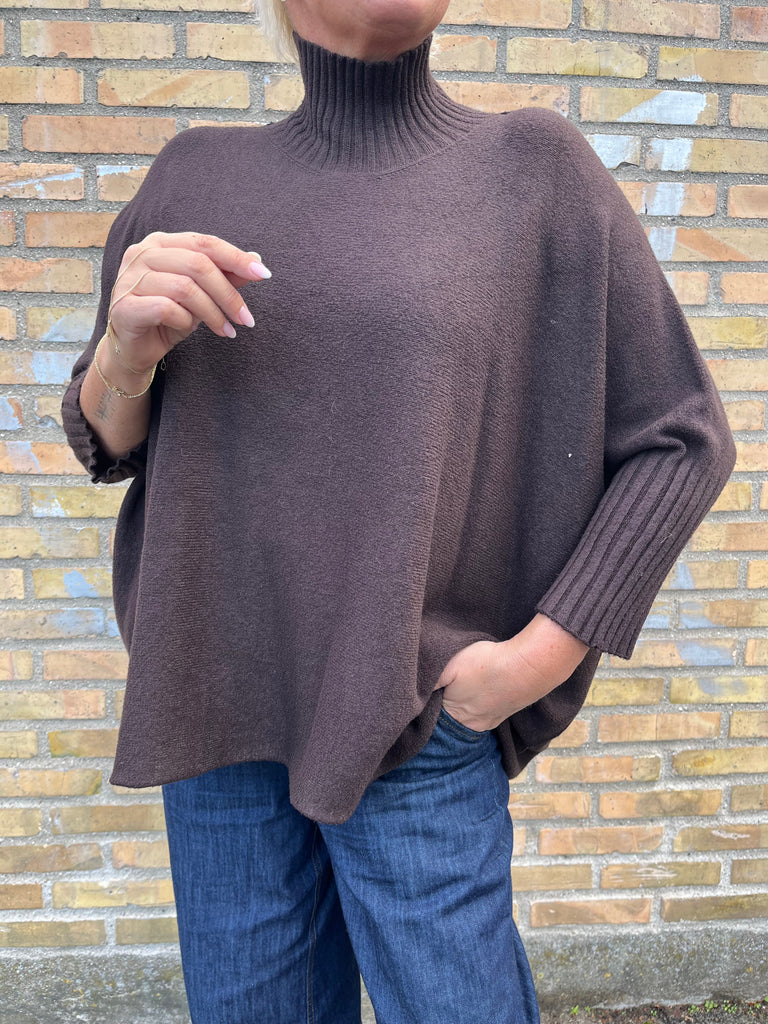 By Engbork Joy strik brown