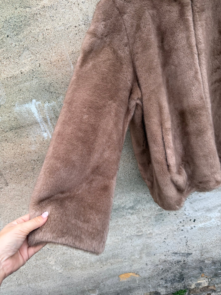 By Engbork Norma faux fur taupe
