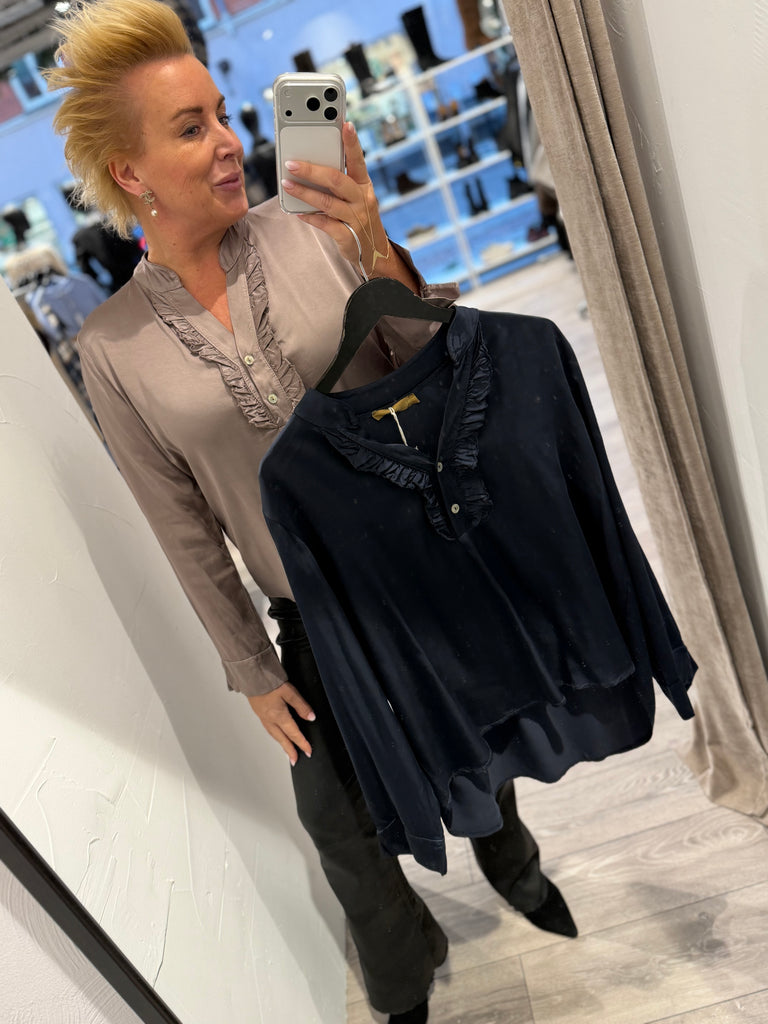 Boho Love B1308 silk skjorte taupe