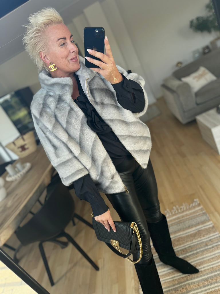 By Engbork Marilyn fake fur jakke grey