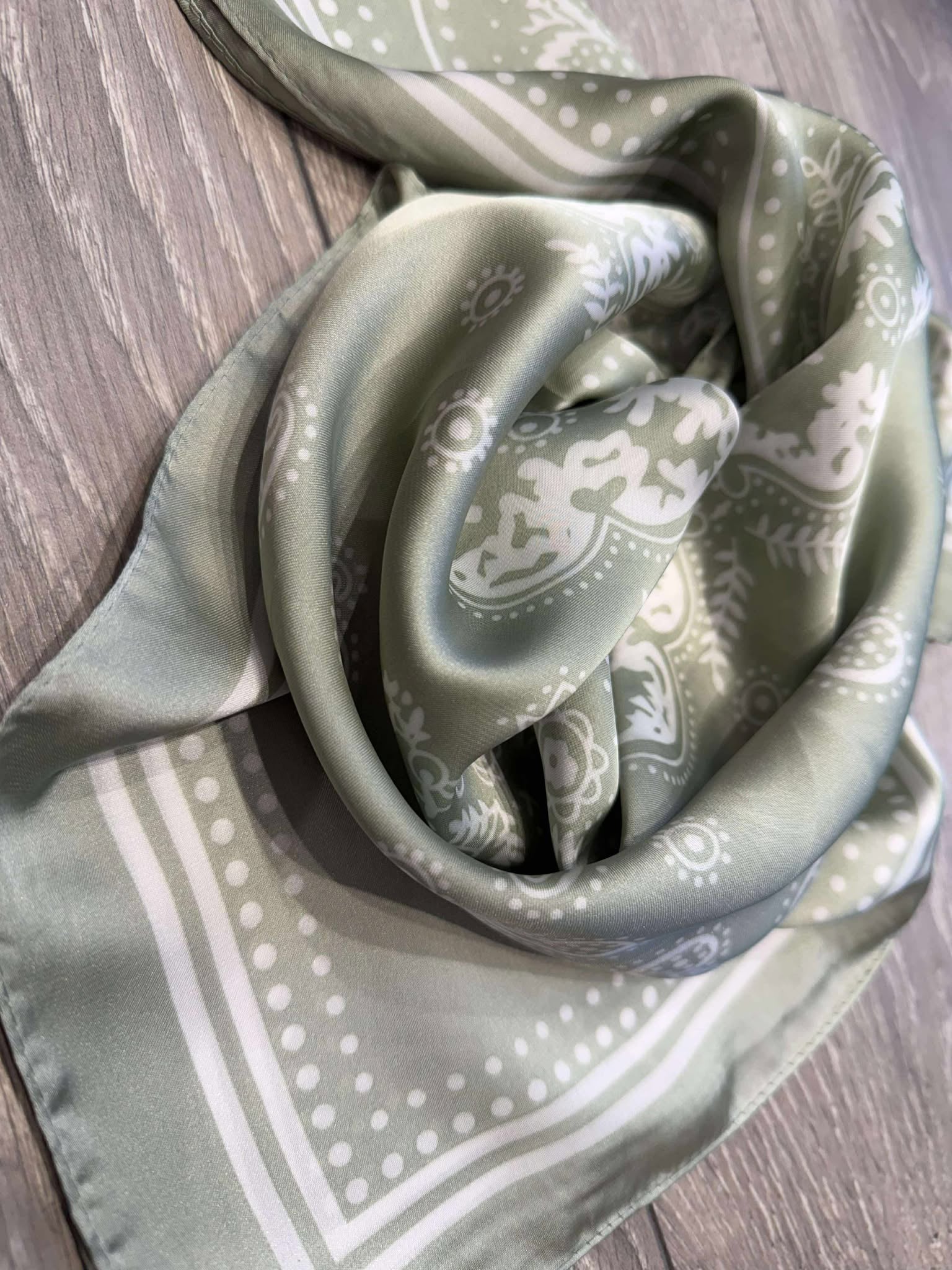 By Engbork Bandana satin scarf mint