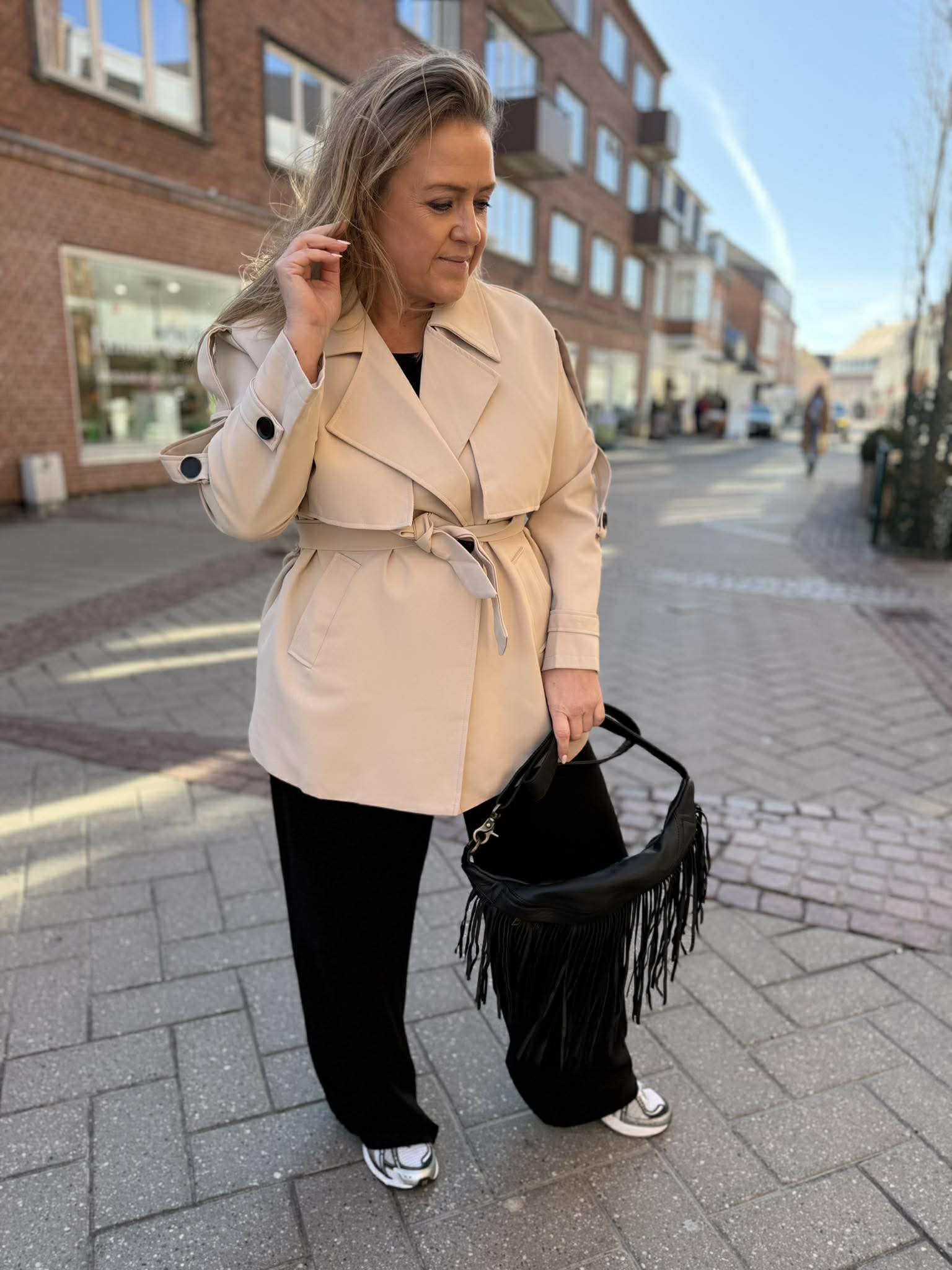 By Engbork Juliet short trench coat sand