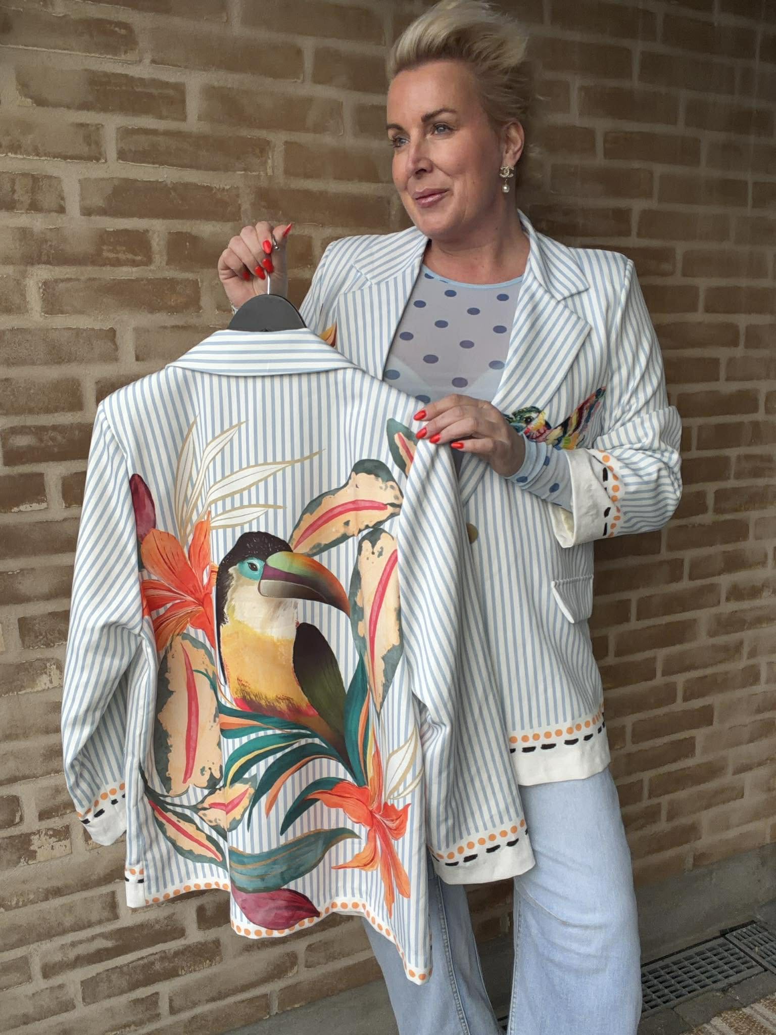By Engbork Humming bird blazer stripe