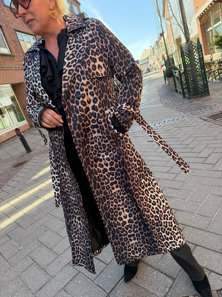 By Engbork Odette long trench coat leo